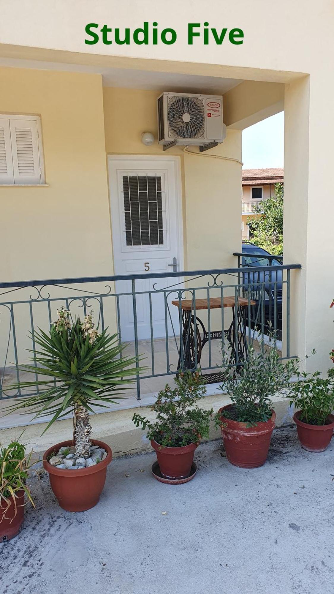Kivotos Apartment *